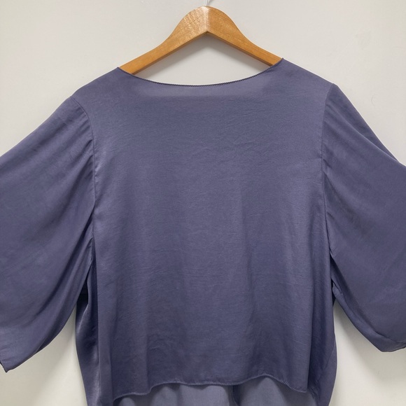 Aritzia Babaton purple puff sleeve blouse - Picture 3 of 8